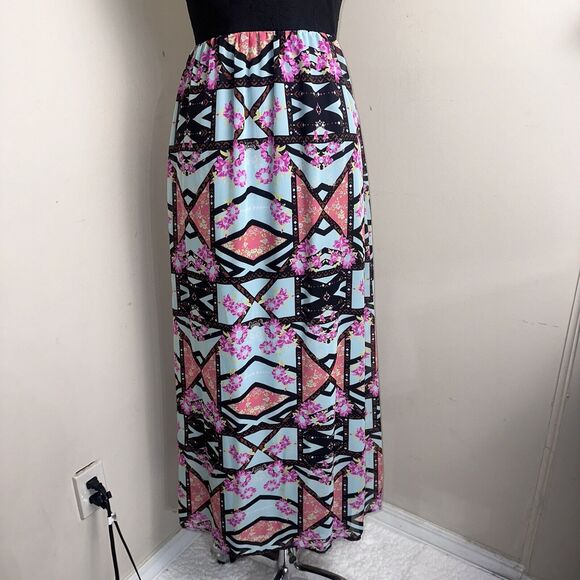 Xhilaration Bandeau Halter Maxi Dress Long Geometric Design Multicolor Sz XS EUC - Picture 4 of 12